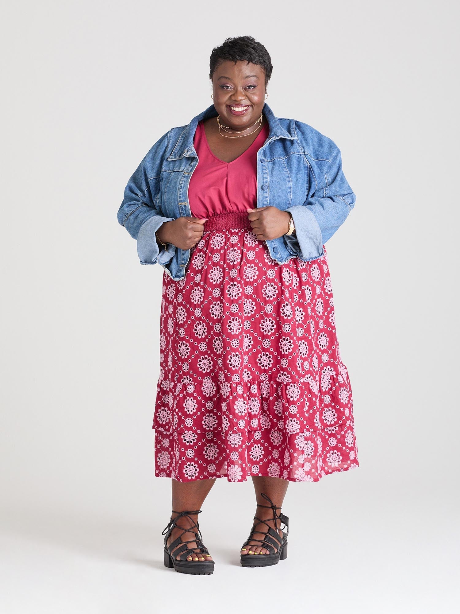 Adwoa, 5ft 3in / 161cm - Size G