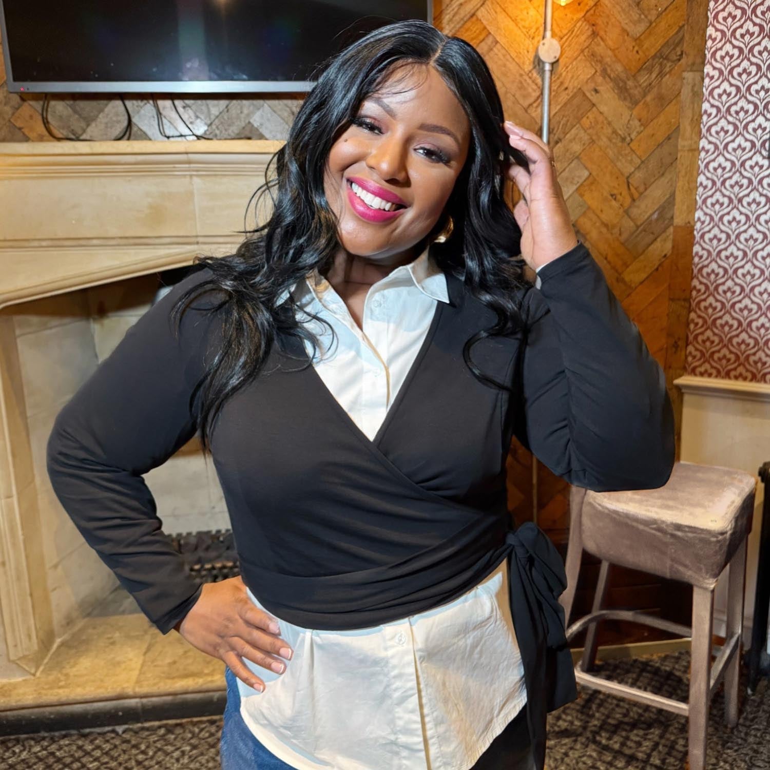 Top de envoltura de algodón orgánico - negro