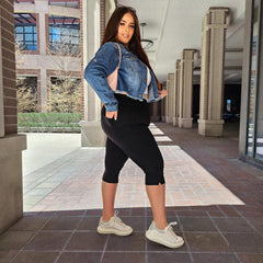 Olivia, 5'9" - Size F