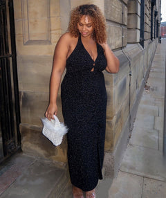 Renellshanay, 5'7" - Size E