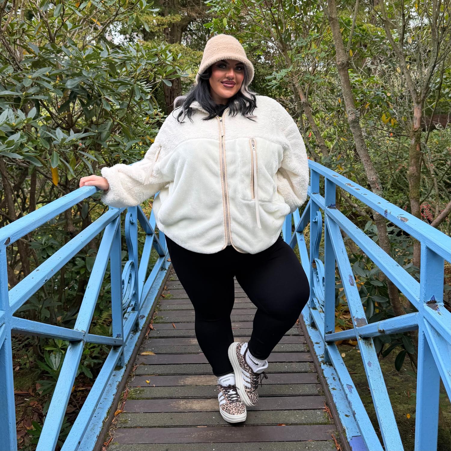 Sophie - Size G - 5ft 3